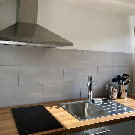 F2 Le Parking Netflix Wifi Gare *