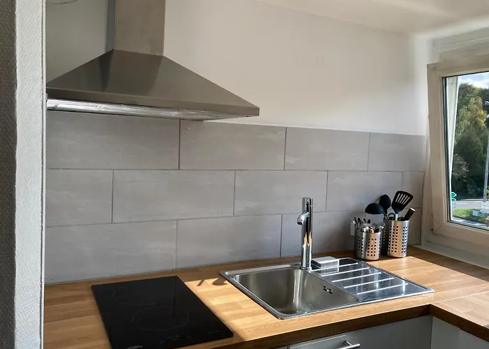 F2 Le Parking Netflix Wifi Gare *